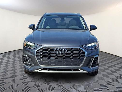 Daytona Gray Pearl Effect 2023 Audi Q5 45 S line Premium Plus