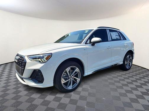 2025 Audi Q3 Premium 45 TFSI S line quattro Tiptronic