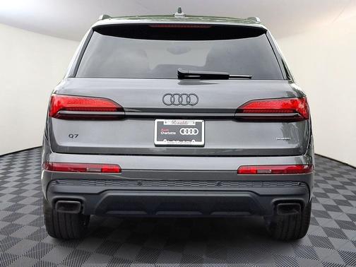 Samurai Gray Metallic 2026 Audi Q7 45 Premium Plus
