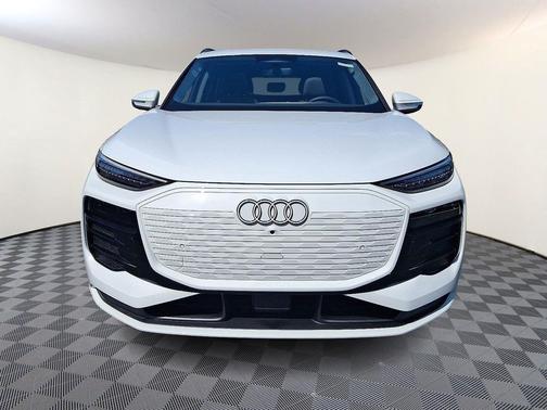2025 Audi Q6 e-tron Prestige quattro