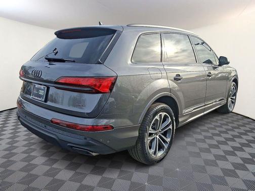 2026 Audi Q7 55 Premium