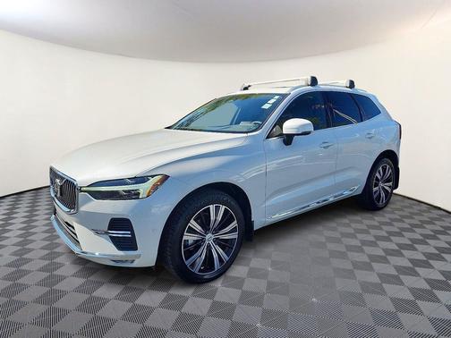 2023 Volvo XC60 B5 Plus Bright Theme