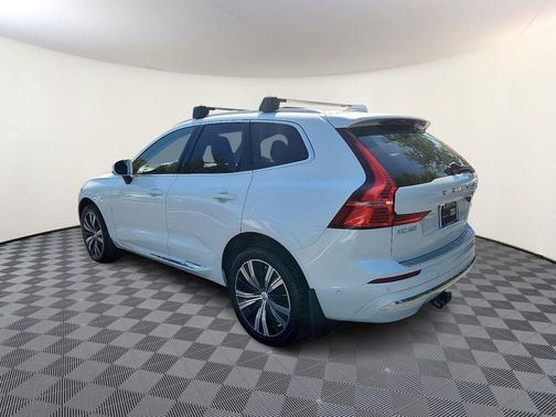 2023 Volvo XC60 B5 Plus Bright Theme