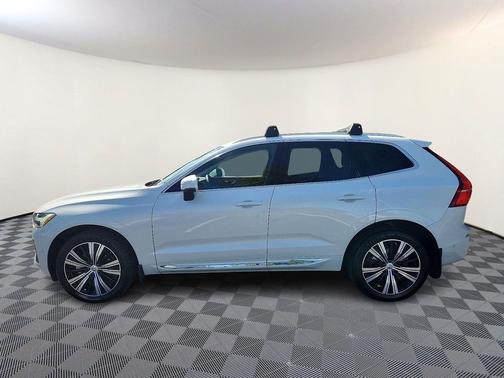 2023 Volvo XC60 B5 Plus Bright Theme