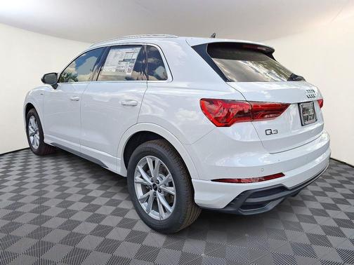 2025 Audi Q3 Premium 45 TFSI S line quattro Tiptronic
