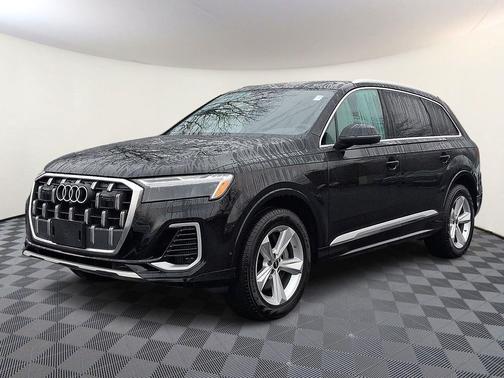 2025 Audi Q7 55 Premium