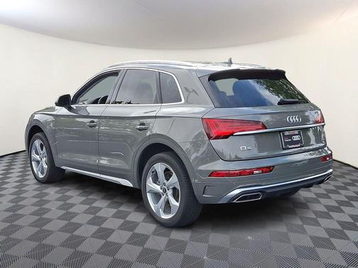 Chronos Gray Metallic 2023 Audi Q5 45 S line Premium Plus