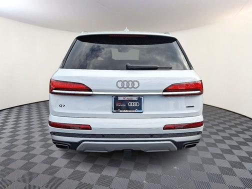 2025 Audi Q7 55 Premium Plus