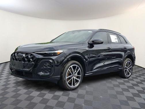Mythos Black Metallic 2026 Audi Q5 Premium Plus TFSI quattro S tronic