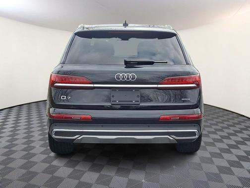 2024 Audi Q7 55 Premium Plus