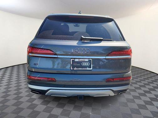 2025 Audi Q7 55 Prestige