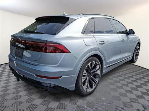 2025 Audi Q8 55 Premium Plus