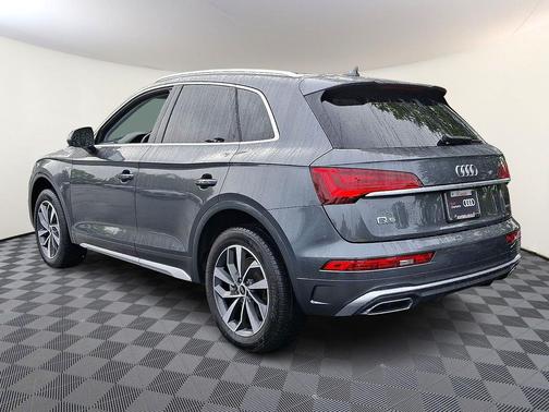 Daytona Gray Pearl Effect 2023 Audi Q5 45 S line Premium Plus