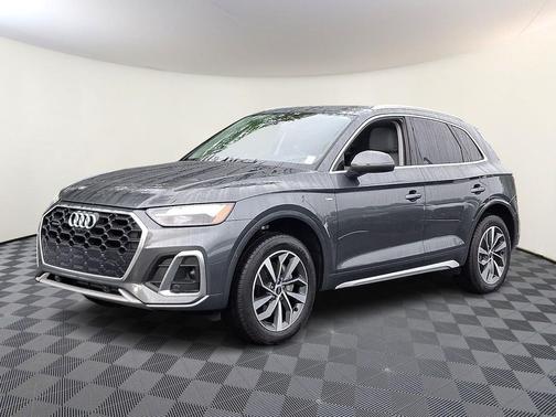 Daytona Gray Pearl Effect 2023 Audi Q5 45 S line Premium Plus