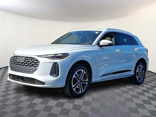 Glacier White Metallic 2025 Audi Q5 Premium TFSI quattro S tronic