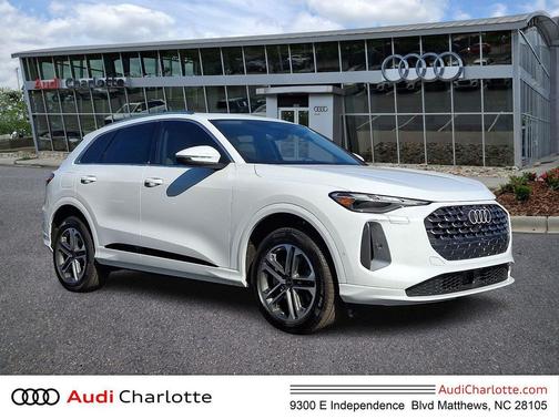 Glacier White Metallic 2025 Audi Q5 Premium TFSI quattro S tronic