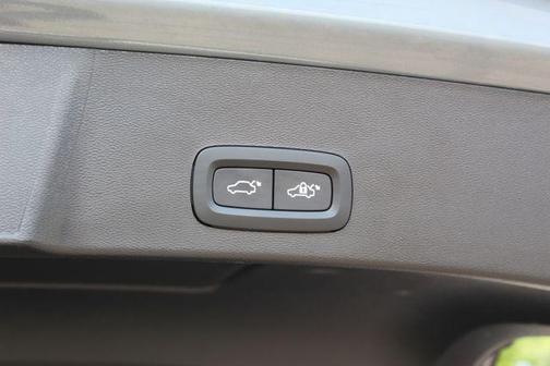 Thunder Grey Metallic 2023 Volvo XC40 B5 Plus Dark Theme