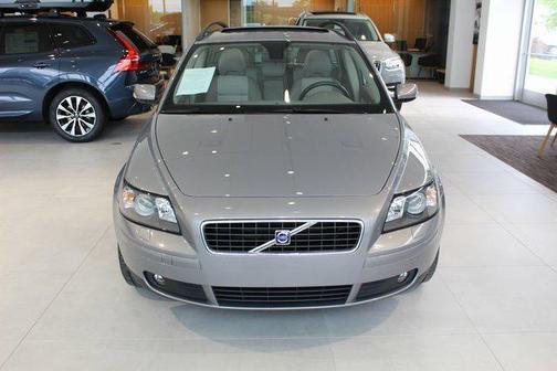 2005 Volvo V50 T5