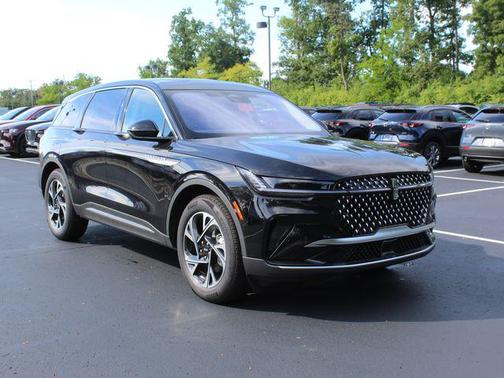 Infinite Black Metallic Clearcoat 2026 Lincoln Nautilus Premiere