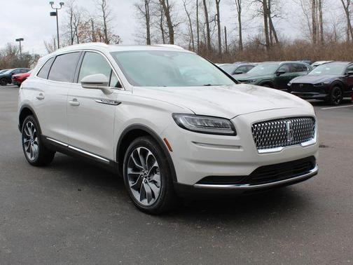 CERAMIC PEARL MET 3C 2023 Lincoln Nautilus Reserve