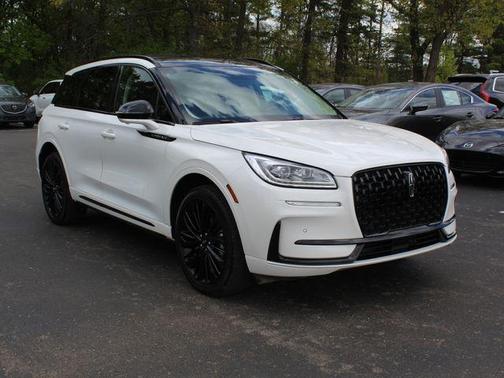 PRISTINE WHITE MET 3C 2023 Lincoln Corsair Reserve