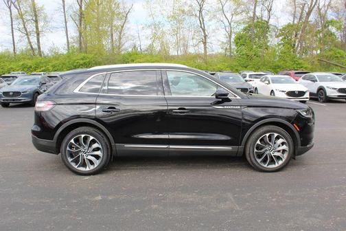 INFINITE BLACK MET CC 2023 Lincoln Nautilus Reserve