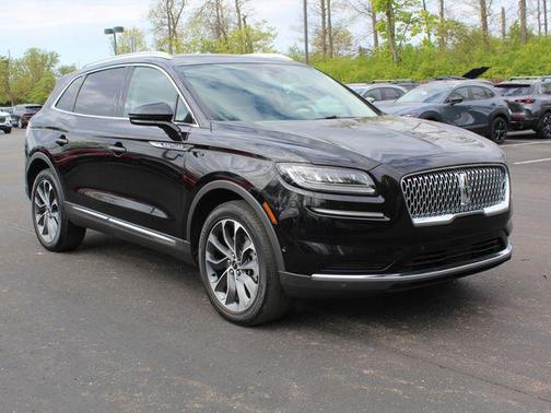 INFINITE BLACK MET CC 2023 Lincoln Nautilus Reserve