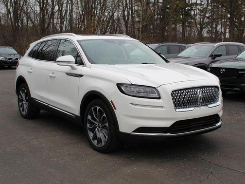 PRISTINE WHITE MET 3C 2023 Lincoln Nautilus Reserve