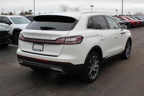 PRISTINE WHITE MET 3C 2023 Lincoln Nautilus Reserve