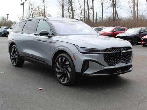 LUSTROUS GRAY METALLIC 2024 Lincoln Nautilus Reserve