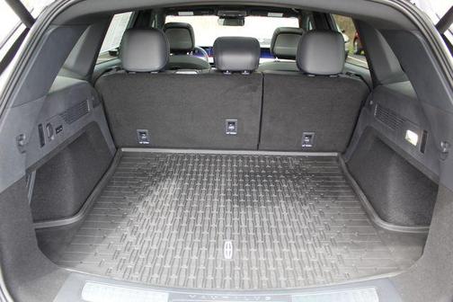 LUSTROUS GRAY METALLIC 2024 Lincoln Nautilus Reserve