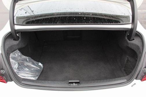 2022 Volvo S60 Recharge Plug-In Hybrid T8 R-Design