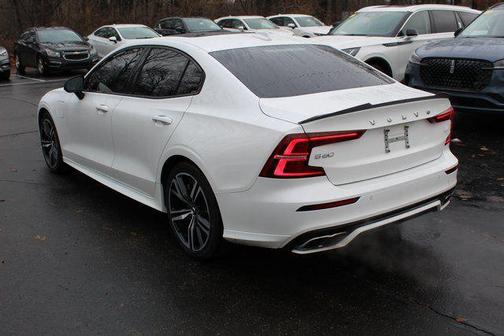 2022 Volvo S60 Recharge Plug-In Hybrid T8 R-Design