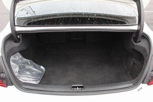 2022 Volvo S60 Recharge Plug-In Hybrid T8 R-Design