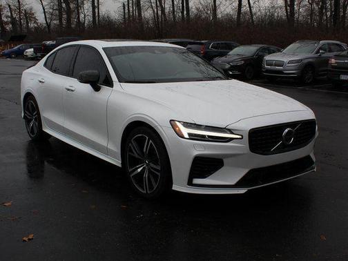 2022 Volvo S60 Recharge Plug-In Hybrid T8 R-Design