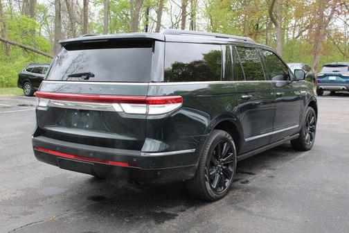 MANHATTAN GREEN MET PC 2024 Lincoln Navigator Black Label