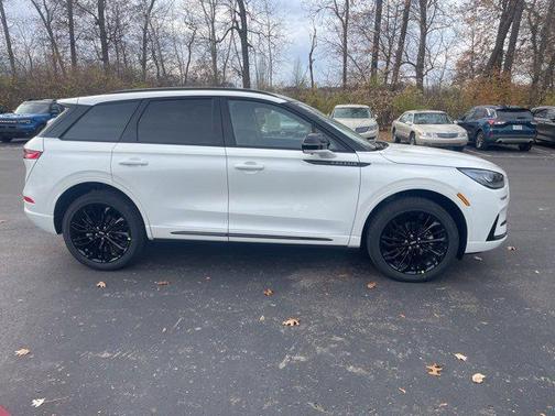 2026 Lincoln Corsair Premiere