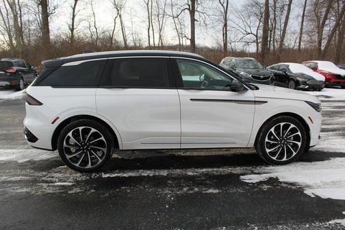 2024 Lincoln Nautilus Black Label