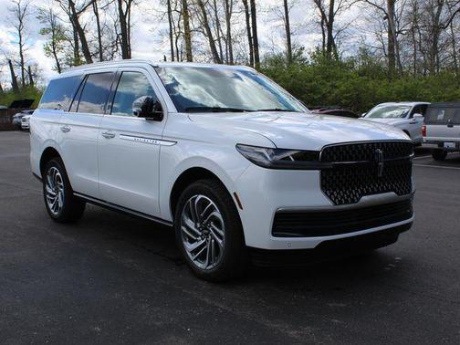 PRISTINE WHITE METALLIC 3C 2026 Lincoln Navigator Reserve