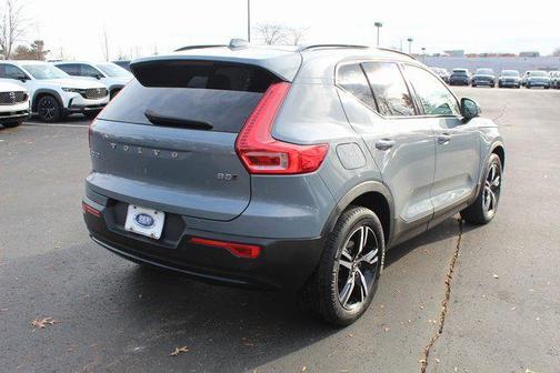 2023 Volvo XC40 Plus Dark Theme