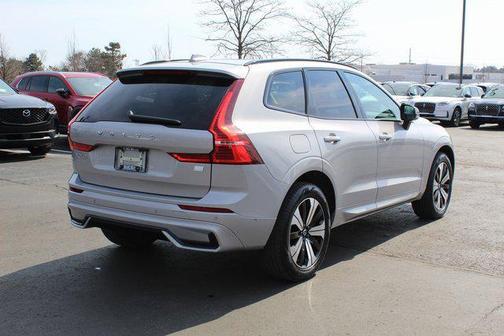 2024 Volvo XC60 Recharge Plug-In Hybrid T8 Plus Dark Theme