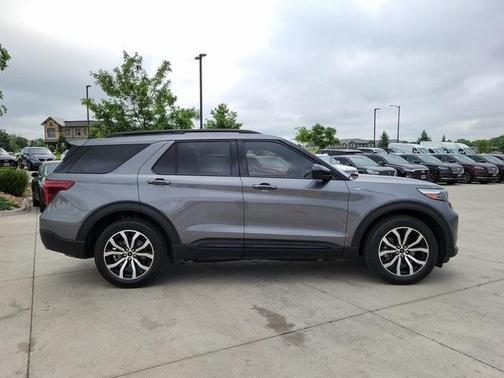 2022 Ford Explorer ST-Line