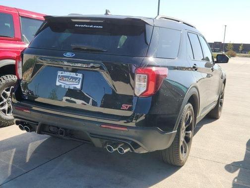 Black Metallic 2024 Ford Explorer ST