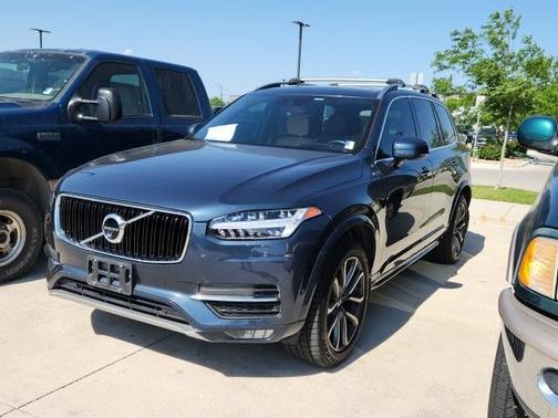 2019 Volvo XC90 T6 Momentum