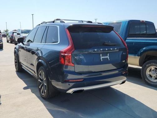 2019 Volvo XC90 T6 Momentum