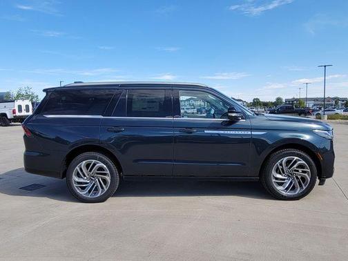 Flight Blue 2026 Lincoln Navigator Reserve