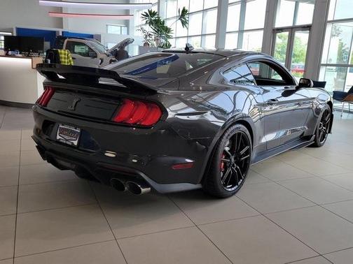 2022 Ford Shelby GT500 Base
