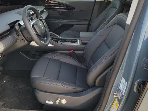 Whisper Blue Metallic Clearcoat 2026 Lincoln Nautilus Premiere