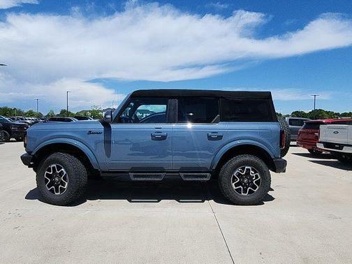 Azure Gray Metallic 2023 Ford Bronco Outer Banks