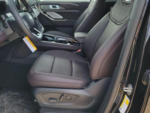 Agate Black Metallic 2026 Ford Explorer Platinum